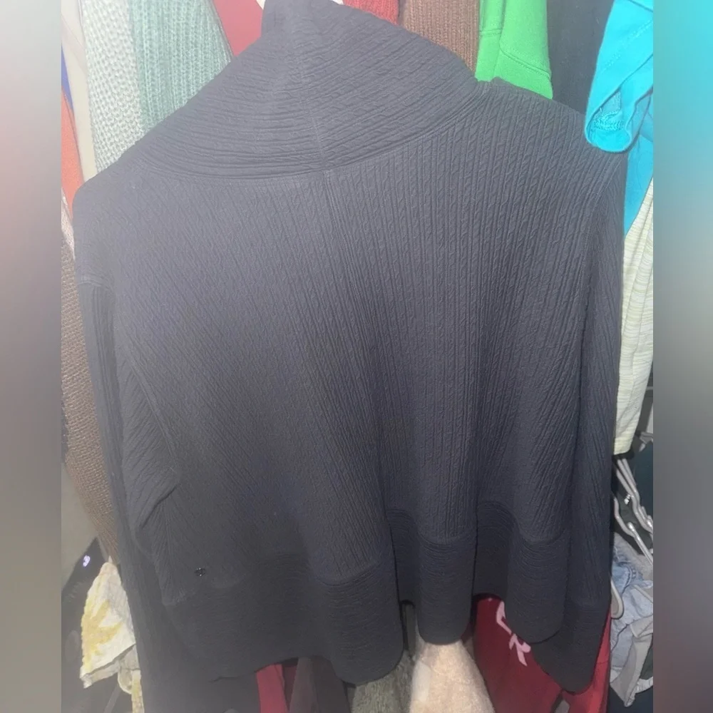 Lululemon Retreat Yourself Pullover! - Picture 5 of 6